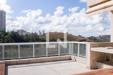 Casa de condomínio à venda com 700m², 4 quartos e 5 vagas Casa de condomínio à venda com 700m², 4 quartos e 5 vagasVaranda gourmet