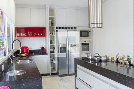 Casa de condomínio à venda com 700m², 4 quartos e 5 vagas Casa de condomínio à venda com 700m², 4 quartos e 5 vagascozinha