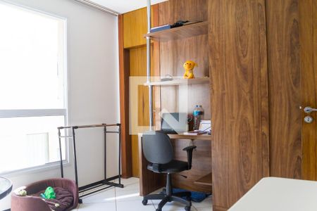 Casa de condomínio à venda com 700m², 4 quartos e 5 vagas Casa de condomínio à venda com 700m², 4 quartos e 5 vagassuite 1