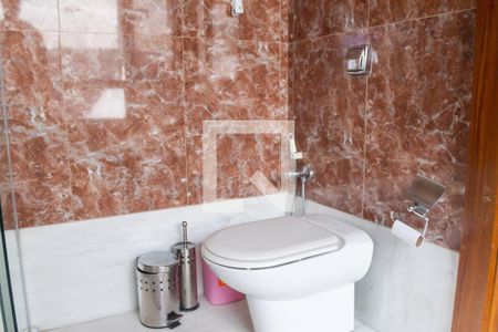 Casa de condomínio à venda com 700m², 4 quartos e 5 vagas Casa de condomínio à venda com 700m², 4 quartos e 5 vagasBanheiro suite master