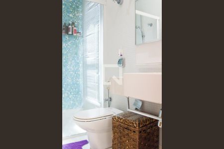 Casa de condomínio à venda com 700m², 4 quartos e 5 vagas Casa de condomínio à venda com 700m², 4 quartos e 5 vagasbanheiro suite 3