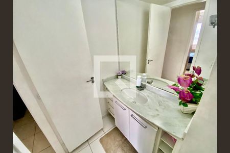 Apartamento à venda com 60m², 2 quartos e 1 vaga Apartamento à venda com 60m², 2 quartos e 1 vagaBanheiro