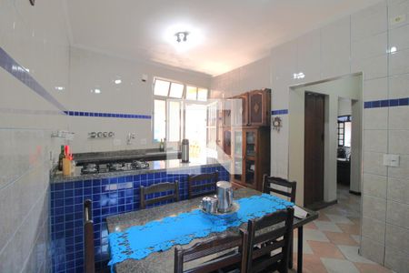 Casa à venda com 268m², 5 quartos e 3 vagasCozinha