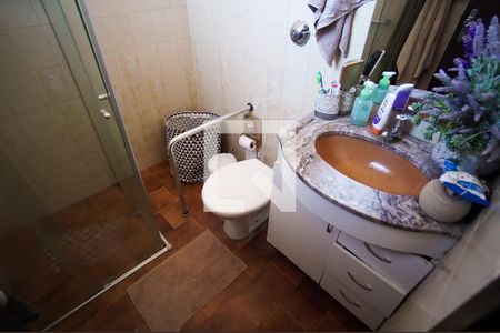 Casa de condomínio à venda com 117m², 4 quartos e 2 vagas Casa de condomínio à venda com 117m², 4 quartos e 2 vagasBanheiro 1