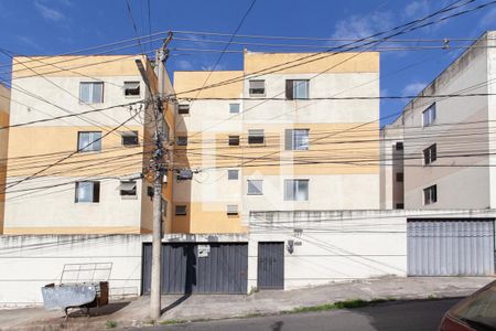 Apartamento à venda com 48m², 2 quartos e 1 vaga Apartamento à venda com 48m², 2 quartos e 1 vagaFachada