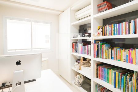 Apartamento à venda com 242m², 3 quartos e 3 vagasEscritório