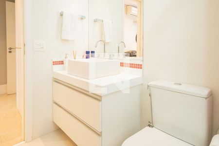 Apartamento à venda com 242m², 3 quartos e 3 vagasCloset - Suíte 1