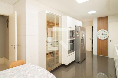 Apartamento à venda com 242m², 3 quartos e 3 vagasCozinha