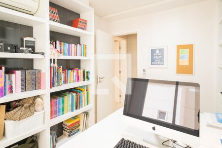 Apartamento à venda com 242m², 3 quartos e 3 vagasEscritório