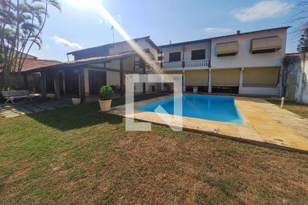Casa à venda com 720m², 3 quartos e 5 vagas Casa à venda com 720m², 3 quartos e 5 vagasPiscina