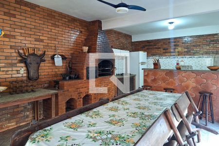 Casa à venda com 720m², 3 quartos e 5 vagas Casa à venda com 720m², 3 quartos e 5 vagasChurrasqueira