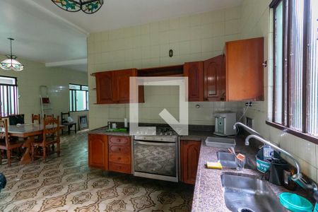 Casa à venda com 386m², 8 quartos e 2 vagasCozinha