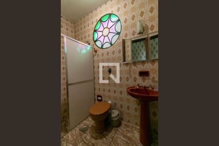 Casa à venda com 386m², 8 quartos e 2 vagasBanheiro de Serviço