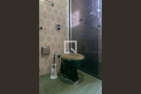 Casa à venda com 386m², 8 quartos e 2 vagasBanheiro 4