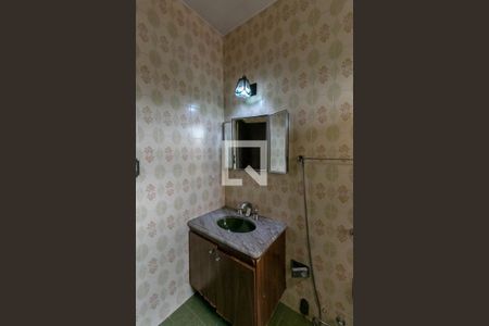 Casa à venda com 386m², 8 quartos e 2 vagasBanheiro 4