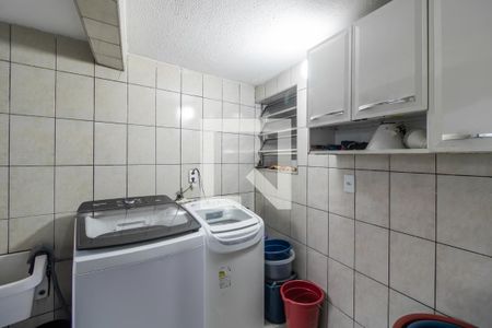 Casa à venda com 210m², 3 quartos e 3 vagas Casa à venda com 210m², 3 quartos e 3 vagasÁrea de Serviço