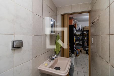 Casa à venda com 210m², 3 quartos e 3 vagas Casa à venda com 210m², 3 quartos e 3 vagasBanheiro de Serviço