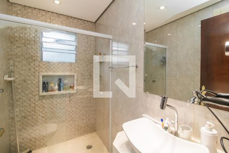 Casa à venda com 210m², 3 quartos e 3 vagas Casa à venda com 210m², 3 quartos e 3 vagasBanheiro Social