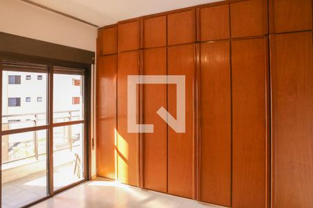 Apartamento à venda com 139m², 4 quartos e 2 vagas Apartamento à venda com 139m², 4 quartos e 2 vagasSuíte