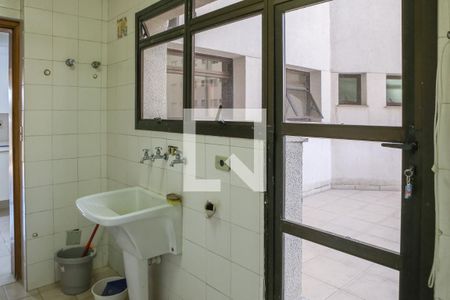 Apartamento à venda com 139m², 4 quartos e 2 vagas Apartamento à venda com 139m², 4 quartos e 2 vagasÁrea de Serviço