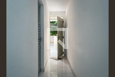 Corredor de kitnet/studio para alugar com 1 quarto, 15m² em Jardim Esmeralda, São Paulo