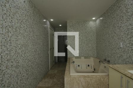 Apartamento para alugar com 225m², 2 quartos e 2 vagasBanheiro da suíte 1