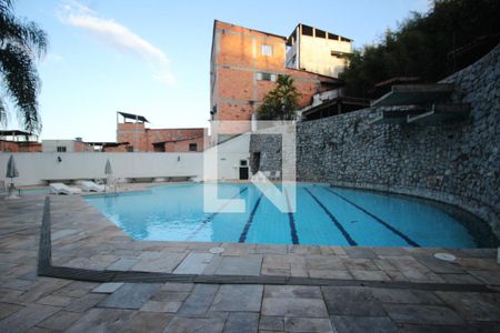 Apartamento para alugar com 225m², 2 quartos e 2 vagasÁrea comum - Piscina