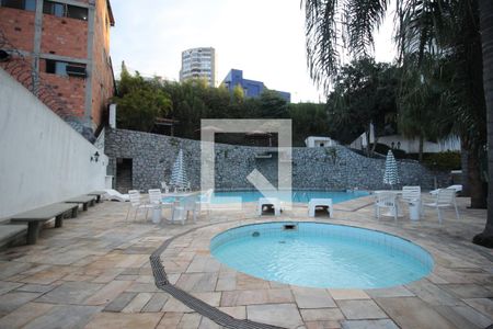 Apartamento para alugar com 225m², 2 quartos e 2 vagasÁrea comum - Piscina