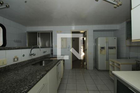 Apartamento para alugar com 225m², 2 quartos e 2 vagasCozinha - Armários