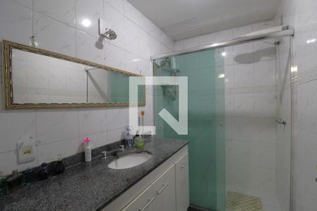 Casa à venda com 250m², 3 quartos e 3 vagasBanheiro da suíte