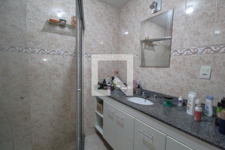 Casa à venda com 250m², 3 quartos e 3 vagasBanheiro social