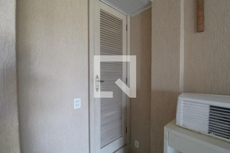 Casa à venda com 250m², 3 quartos e 3 vagasSalão - Despensa