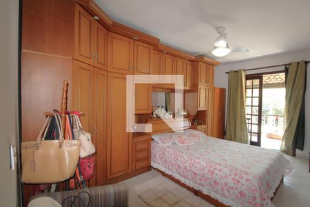 Casa à venda com 250m², 3 quartos e 3 vagasSuíte