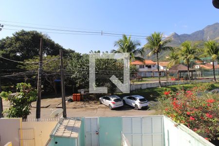 Casa à venda com 250m², 3 quartos e 3 vagasVaranda da suíte - Vista