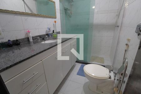 Casa à venda com 250m², 3 quartos e 3 vagasBanheiro da suíte