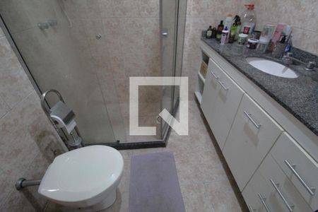 Casa à venda com 250m², 3 quartos e 3 vagasBanheiro social