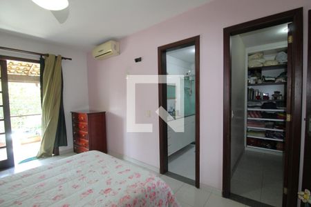 Casa à venda com 250m², 3 quartos e 3 vagasSuíte