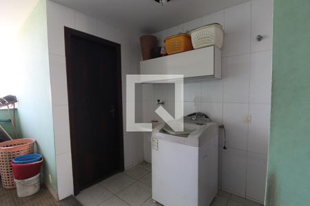 Casa à venda com 250m², 3 quartos e 3 vagasÁrea de serviço