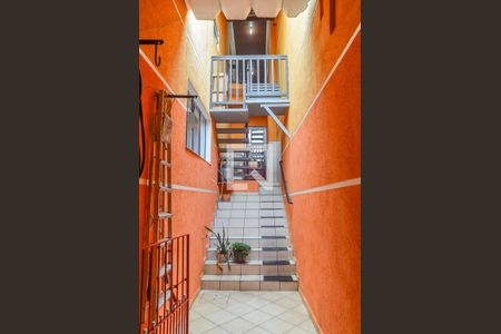 Casa à venda com 220m², 3 quartos e 3 vagas Casa à venda com 220m², 3 quartos e 3 vagasEscada