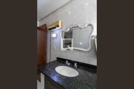 Apartamento à venda com 121m², 2 quartos e 1 vaga Apartamento à venda com 121m², 2 quartos e 1 vagaBanheiro