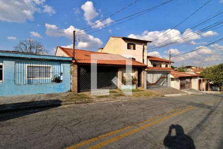 Casa à venda com 195m², 3 quartos e 3 vagasFachada