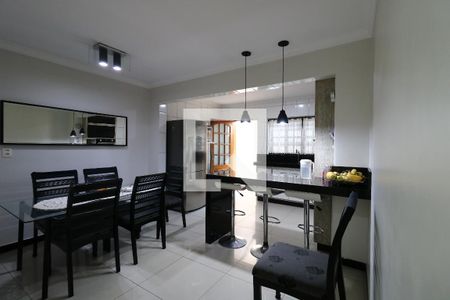 Casa à venda com 195m², 3 quartos e 3 vagasCozinha