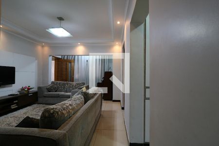 Casa à venda com 195m², 3 quartos e 3 vagasCorredor