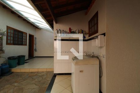 Casa à venda com 195m², 3 quartos e 3 vagasÁrea de Serviço