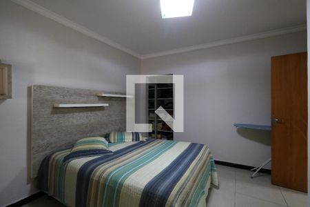 Casa à venda com 195m², 3 quartos e 3 vagasSuíte 1