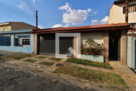 Casa à venda com 195m², 3 quartos e 3 vagasFachada