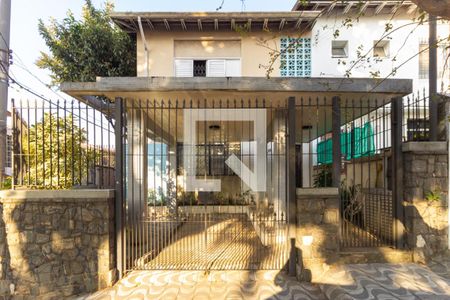 Casa à venda com 250m², 3 quartos e 1 vaga Casa à venda com 250m², 3 quartos e 1 vagaFachada