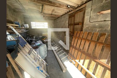 Casa à venda com 119m², 3 quartos e 2 vagasQuarto de Serviço "barracão"