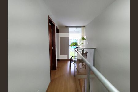 Casa à venda com 152m², 3 quartos e 3 vagasCorredor 