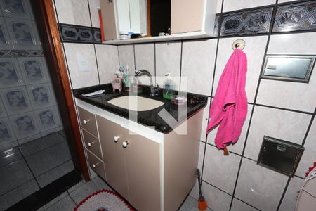 Casa à venda com 200m², 3 quartos e 2 vagasBanheiro Térreo